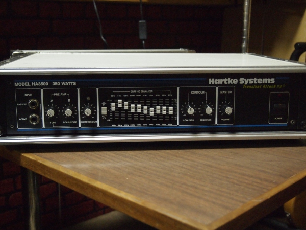 1円スタート】HARTKE HA3500 ベースアンプ ラックケース付き(アンプ 