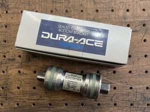 シマノ/BB-7410/デュラエース/36×24T-70/ITA/新品未使用36シェル幅70mm/軸長103mm/ ボト