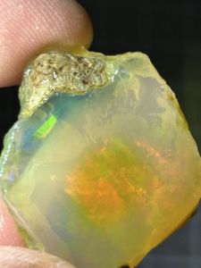 オパール原石の値段と価格推移は？｜257件の売買データからオパール