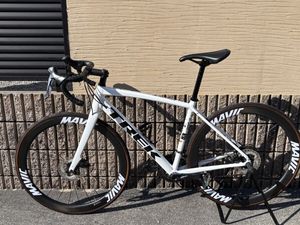 TREK トレック DOMANE AL3 2023 カーボンホイール 52cm