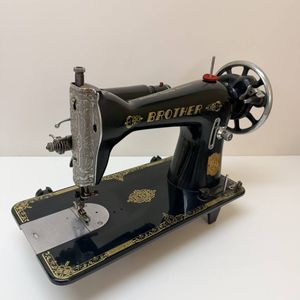 ミシン アンティーク brotherのYahoo!オークション(旧ヤフオク!)の相場