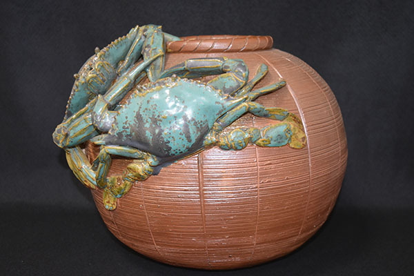 光成】常滑焼名工・希少作・斎田直保作「籠から逃げ出す蟹・飾大壺」共