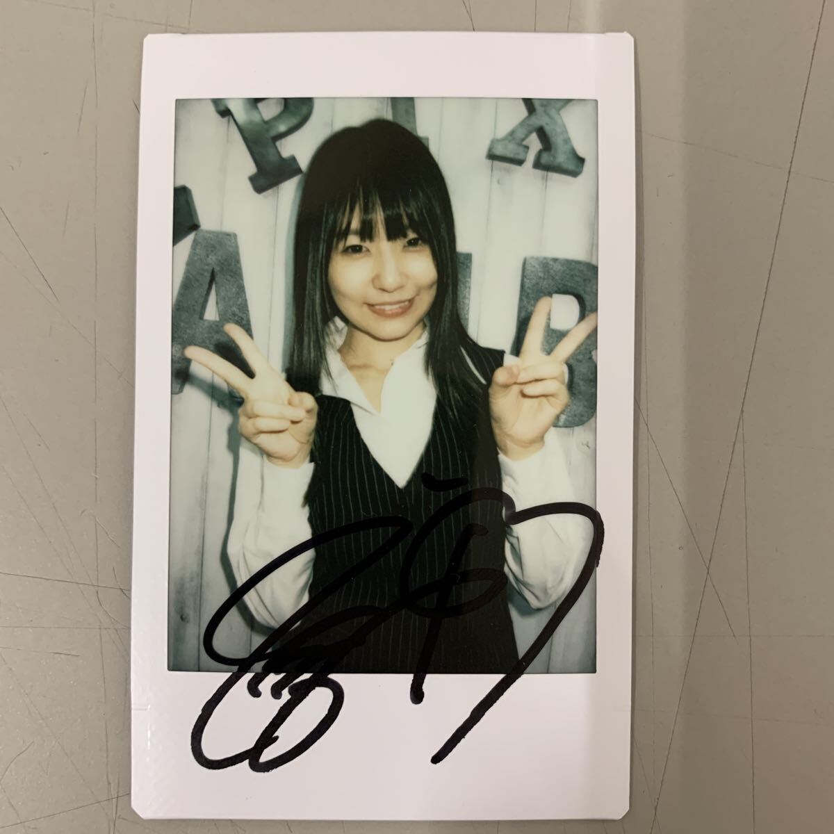 つぼみ　直筆サイン入り 生チェキ つぼみ 直筆サイン入りチェキ セクシー女優 AV女優 (サイン)｜売買され