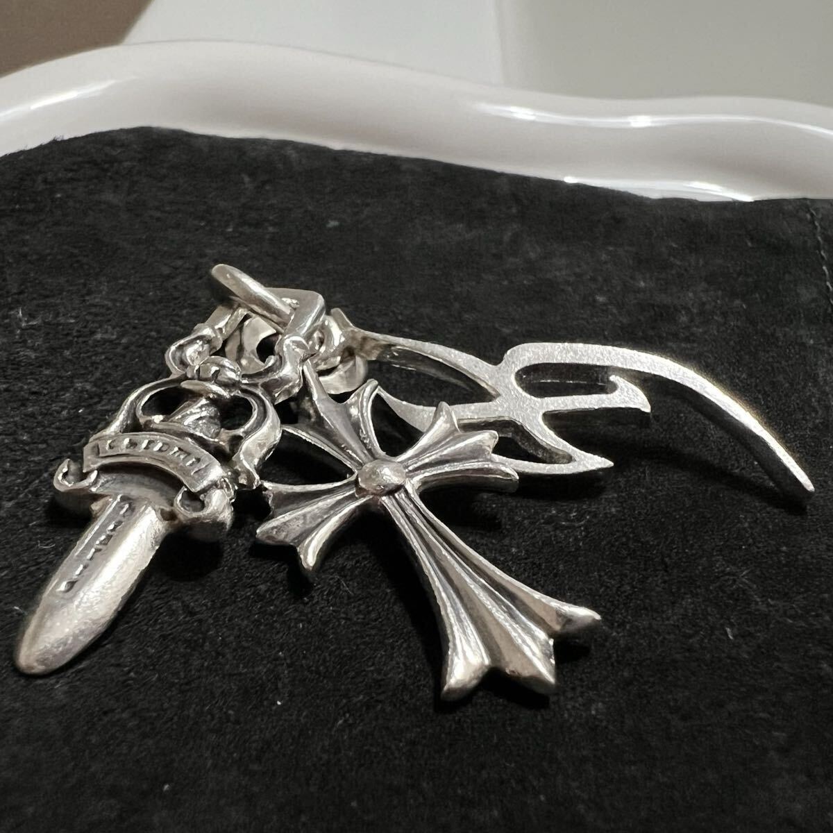 即売り切れ‼︎ 氷室京介 クロスペンダント CHROME HEARTS × 氷室京介 ツアー限定 3ピースチャーム ペンダント