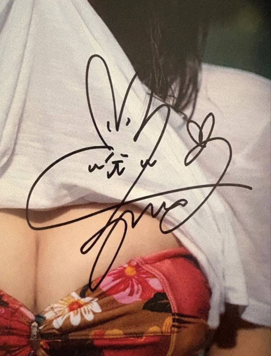 超新品☆未使用！白戸ゆめの 1st写真集『Lily』直筆サイン入り(さ行