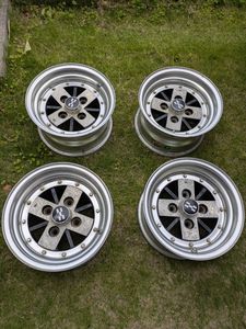 アルミホイール 旧車のYahoo!オークション(旧ヤフオク!)の相場・価格を