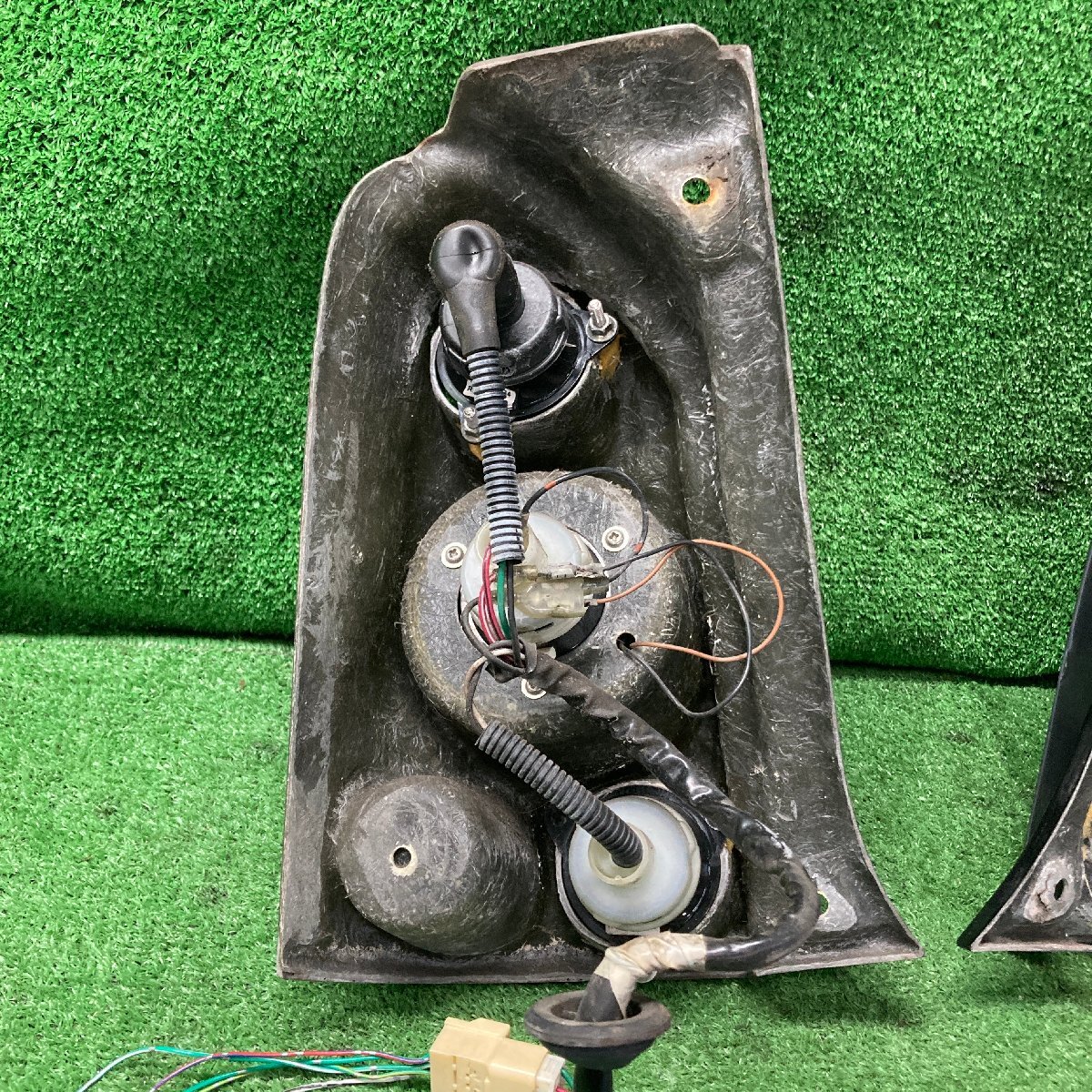 エッセ ECO L235S 左右 テールランプ テールライト HELLA FRP製(W3137
