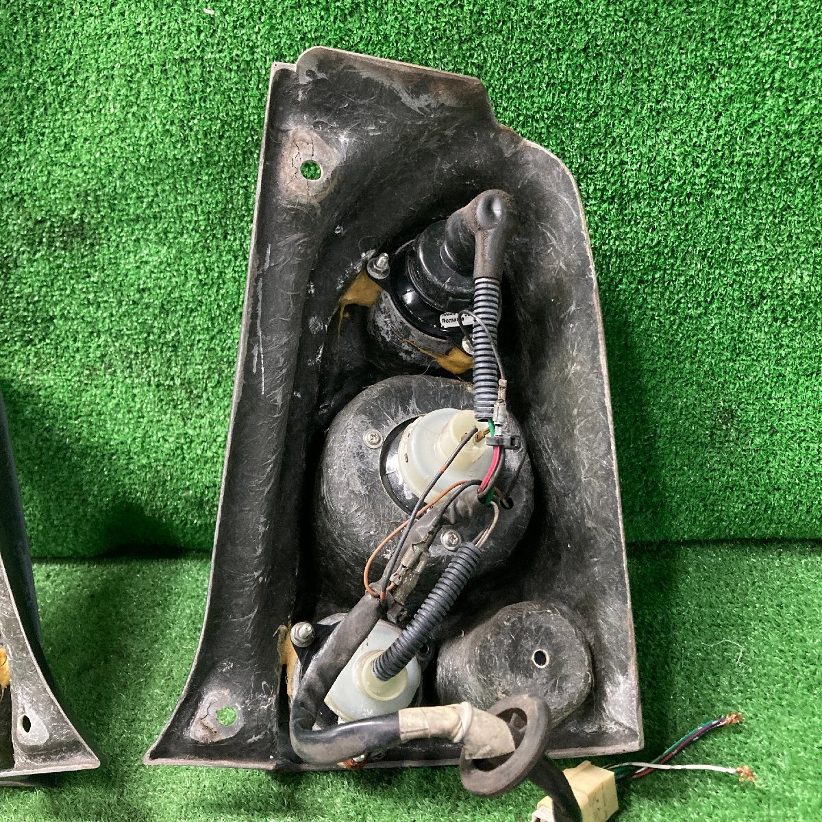 エッセ ECO L235S 左右 テールランプ テールライト HELLA FRP製(W3137