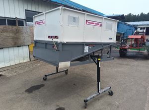 その他 籾運搬タンク GRAINTANK GT210 乾燥機への排出ノズル付き売ります