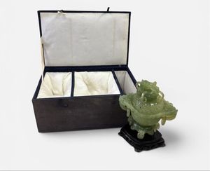 翡翠 彫刻 置物の値段と価格推移は？｜177件の売買データから翡翠 彫刻