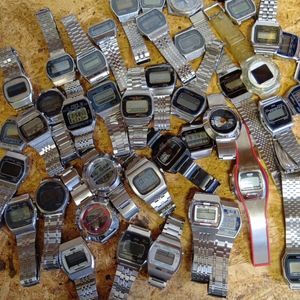 時計 デジタル ジャンクのYahoo!オークション(旧ヤフオク!)の相場