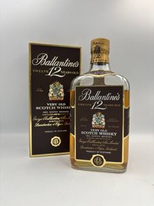 バランタイン 12年の平均価格は2,432円｜ウイスキーの価格相場・買取価格