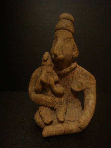 世界の土偶 古代メキシコ コリマ文化 子どもを抱く人物像(土器)｜売買