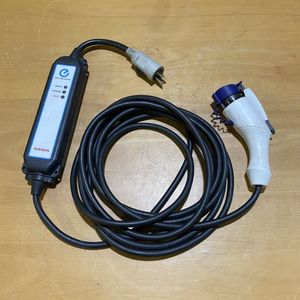 日産リーフ用純正充電ケーブルの値段と価格推移は？｜3件の売買データ