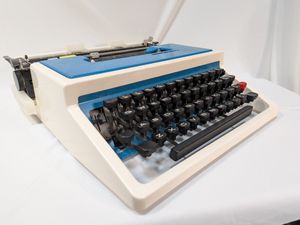 オリベッティタイプライターの値段と価格推移は？｜6件の売買データ