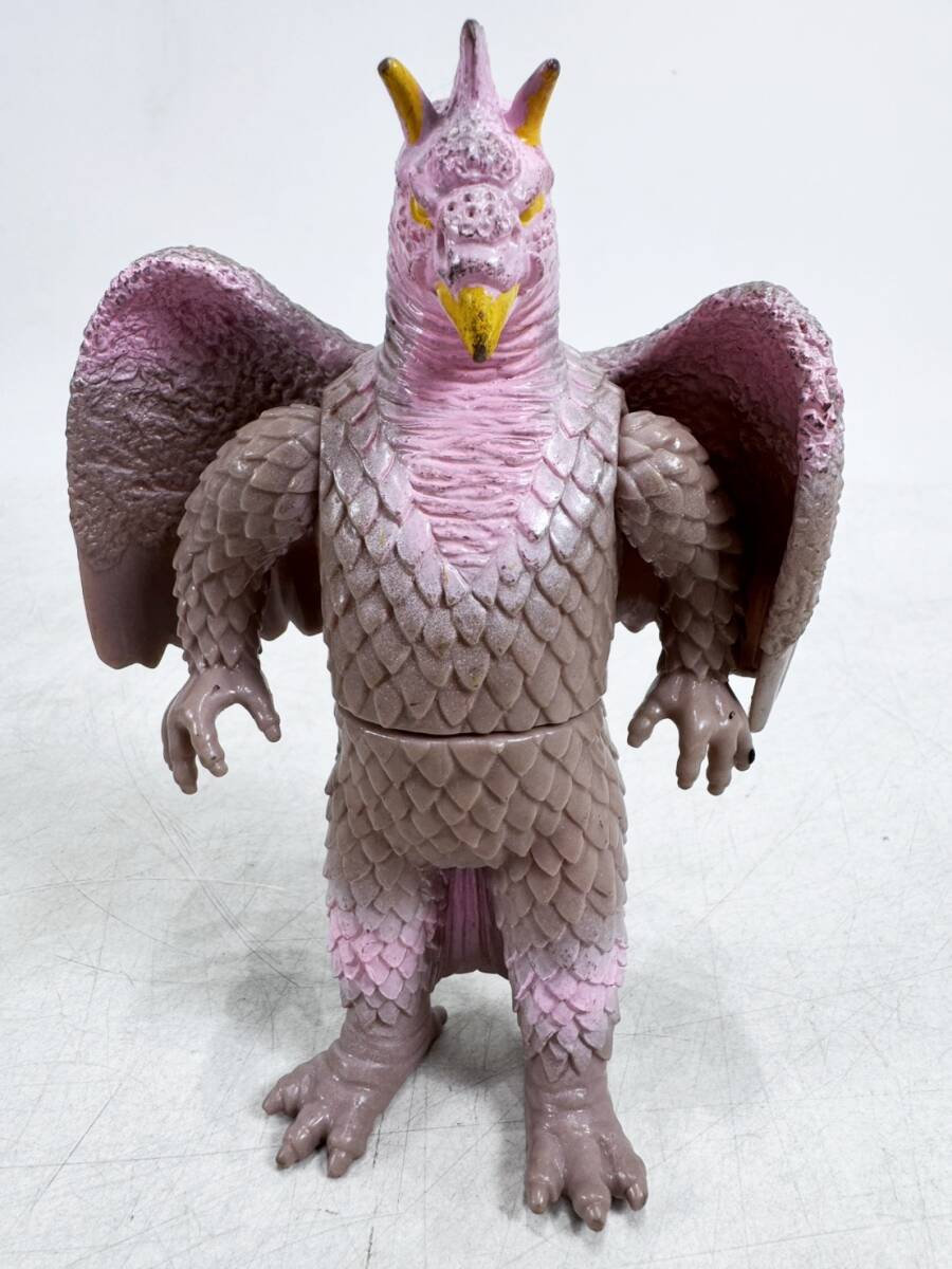 BANDAI ウルトラマン怪獣1983年 など　ソフビ 約10センチ。値下げ可能 ウルトラマン ソフビ 1983の値段と価格推移は？｜30件の売買データから
