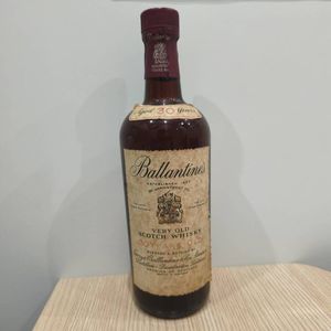 バランタイン 30年の平均価格は28,006円｜ウイスキーの価格相場・買取価格