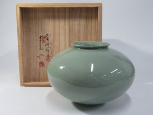 青磁壺の値段と価格推移は？｜7件の売買データから青磁壺の価値が