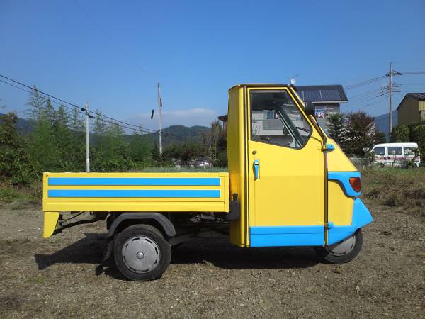 ピアジオ 三輪 ベスパカー ape50 低走行 痛車 ミニカー 50cc(ベスパ