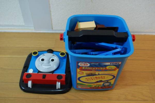 プラレール　きかんしゃトーマス　_3