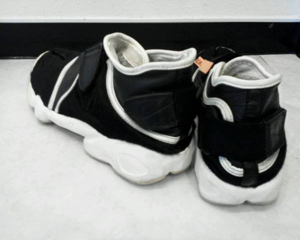 配送員設置送料無料 ナイキ エアリフト 21年6月発売モデル 黒 24 新品未使用品 最安値に挑戦 Stie Darunnajah Ac Id