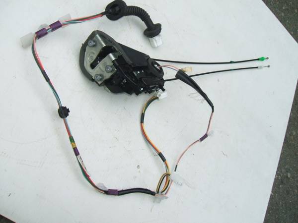 19年 90 ヴィッツ ドアロック ソレノイド 左後 ハーネス 中古_1