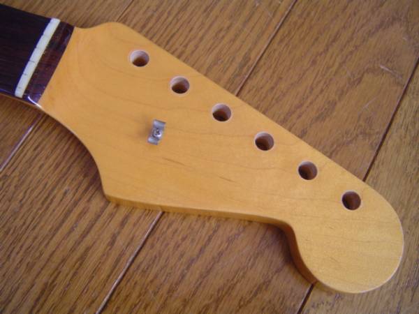 ストラト用ネック ヤマ楽器 ハカランダ指板 ラッカー塗装 美品(ネック