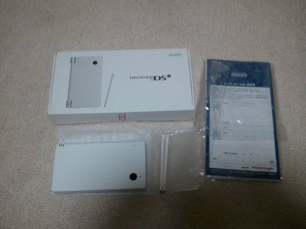 ★☆ニンテンドー DSi 本体 ホワイト 美品 ポーチ付き☆★_1