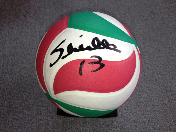 女子バレー ブラジル代表 シェイラ 直筆サインボール グラチャン バレーボール 売買されたオークション情報 Yahooの商品情報をアーカイブ公開 オークファン Aucfan Com