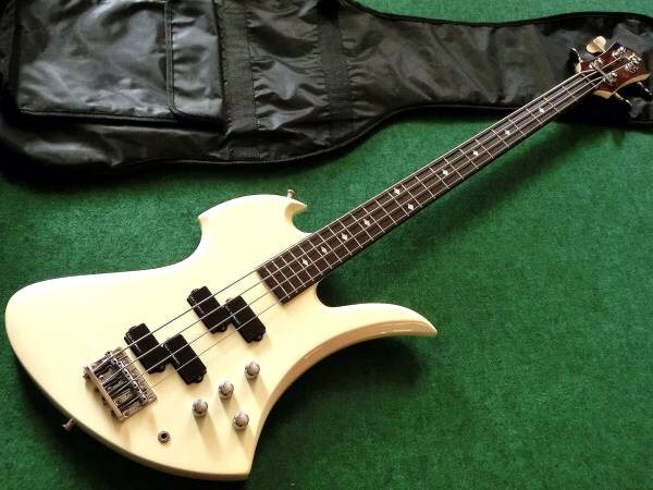 FERNANDES モッキンバードモデル MB-95YK? リアクション ユキ 