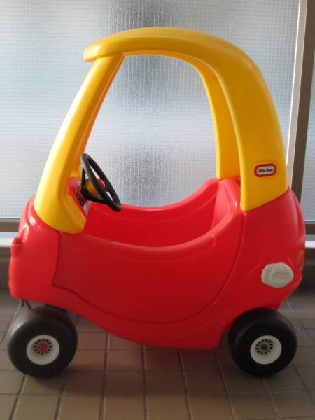リトルタイクス little tikes ドア・ルーフ付き足蹴り自動車(乗用玩具
