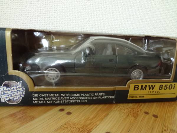 BMW 850i ダイキャストミニカー 1/24 箱入新品 ◇ Road Tough(乗用車