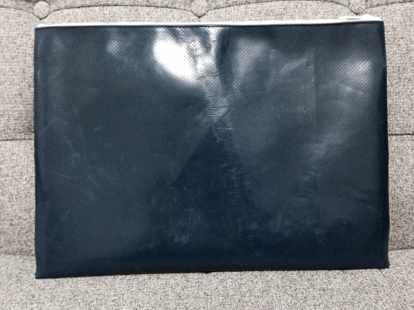 FREITAG ネイビー クラッチバッグ 収める