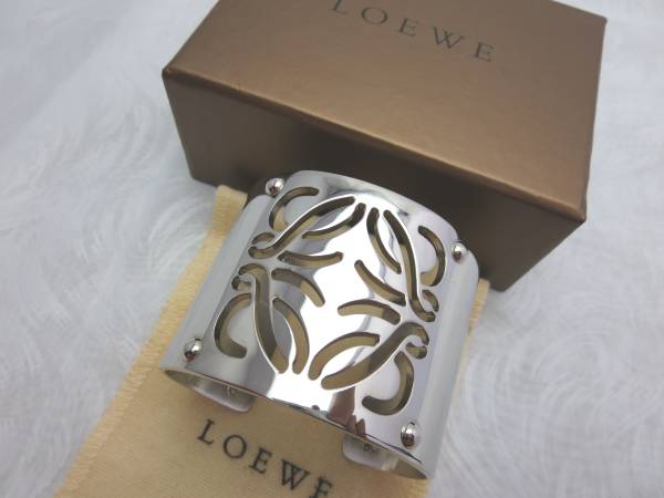 希少 美品 ロエベ LOEWE ビッグロゴ バングル シルバー(女性用 