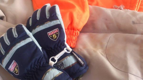 AIR WALK(エアウォーク)子ども/ジュニアスキーウェア★手袋つき_2