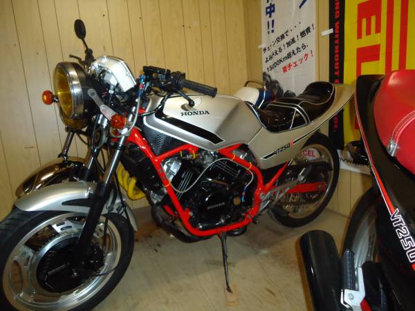 VT250FC実働CBXホーク2旧車ファイターアウトバーン VT250FC実働CBXホーク2旧車ファイターアウトバーン | APPS