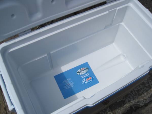 コールマン・ エクストリームクーラー70ＱＴ　新品　訳あり_2