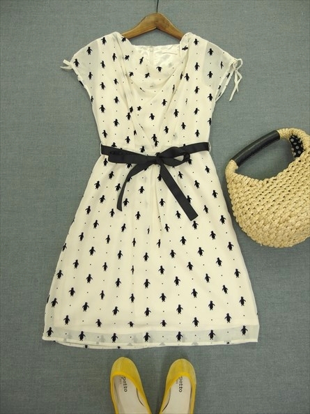 アクアガールag By Aquagirl ペンギン柄切替フレアワンピース350 その他 売買されたオークション情報 Yahooの商品情報をアーカイブ公開 オークファン Aucfan Com