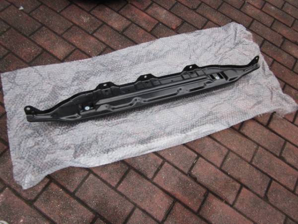 新車外しハイエース200系標準ボディー用リアステップパネル