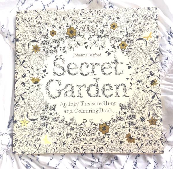 洋書 ひみつの花園 花いっぱいのぬりえブック 大人のぬりえ 技法書 売買されたオークション情報 Yahooの商品情報をアーカイブ公開 オークファン Aucfan Com