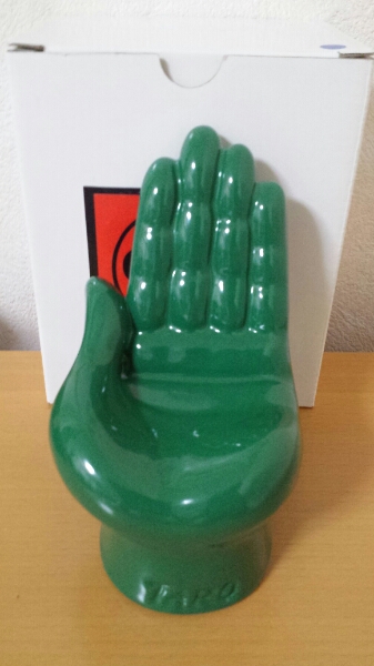 岡本太郎 手の椅子ミニチュア 緑 陶製 蔵出し オブジェ 売買されたオークション情報 Yahooの商品情報をアーカイブ公開 オークファン Aucfan Com
