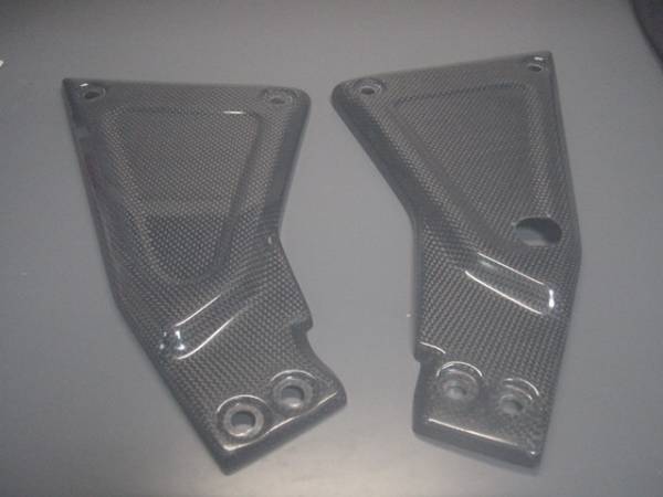 ゼファー1100　ストライカー　カーボン　ピボットカバー　