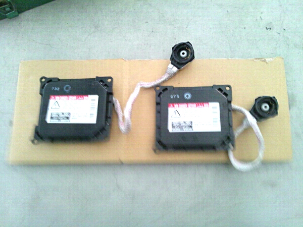ダイハツ純正ヘッドライトコンピュータ左右1セット