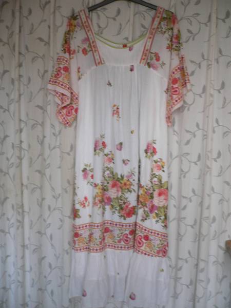 チャイハネアミナamina バラペイズリー白エスニックロングワンピ Mサイズ 売買されたオークション情報 Yahooの商品情報をアーカイブ公開 オークファン Aucfan Com