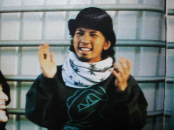 クーティ マフラー しょっぱ