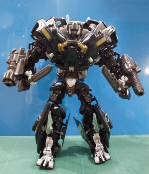 アイアンハイド トランスフォーマー フィギュア NESTリーコン