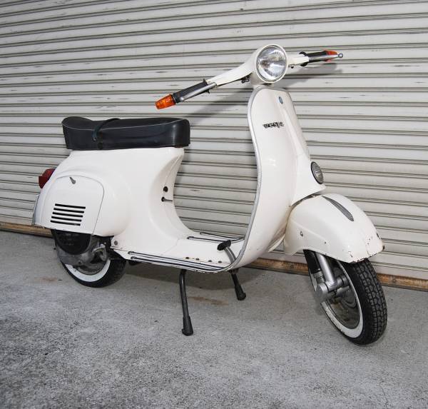 岡山発 実動 ベスパ100 V9BIT 快調 白 ビンテージ VESPA(ベスパ)｜売買