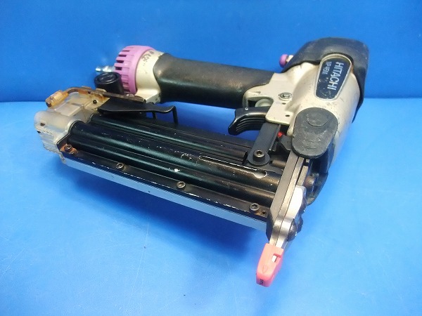 ◆日立◆ 常圧ピン釘打機　NP45M　(666)