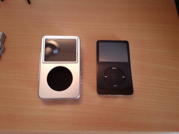 Apple iPod Classic 5.5th Generation 30GB MA446J MA446LL Black