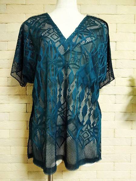 ☆美品2012☆meイッセイミヤケ/総レースVネックプルオーバーp467